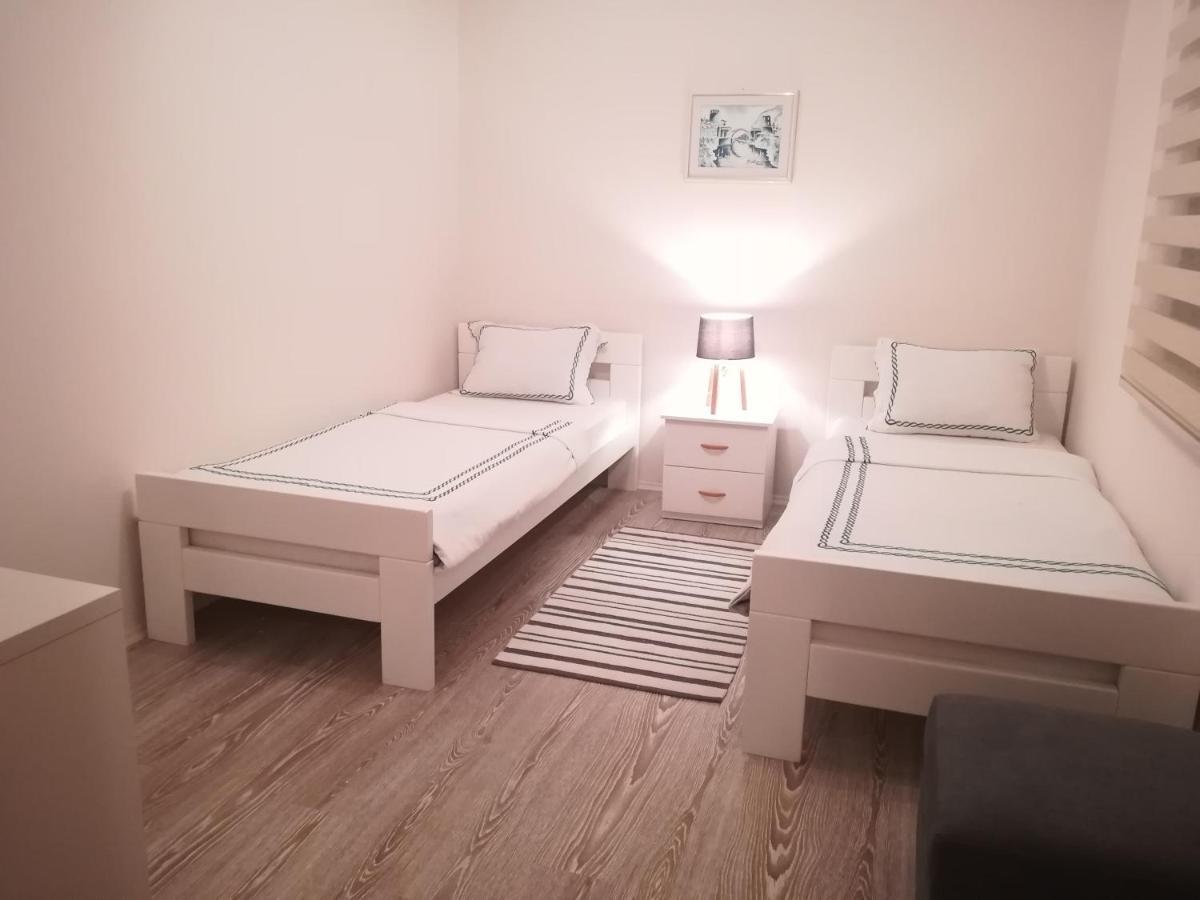 Skyline موستار